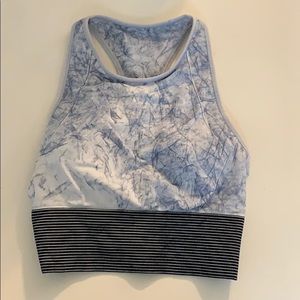 High neck Lululemon sports bra
